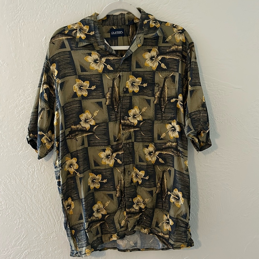 Puritan Hawaiian & fish tropical button down
